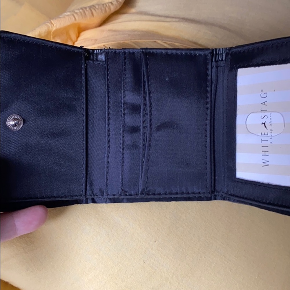 🛑LAST CHANCE🛑WHITE STAG Black Tri-fold Wallet - Picture 4 of 14